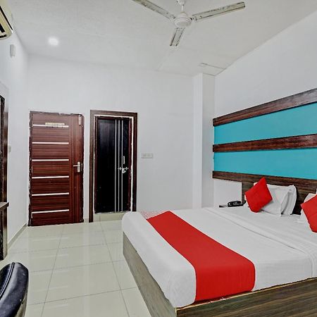 Oyo 11649 Hotel Mahima Gandhinagar Buitenkant foto