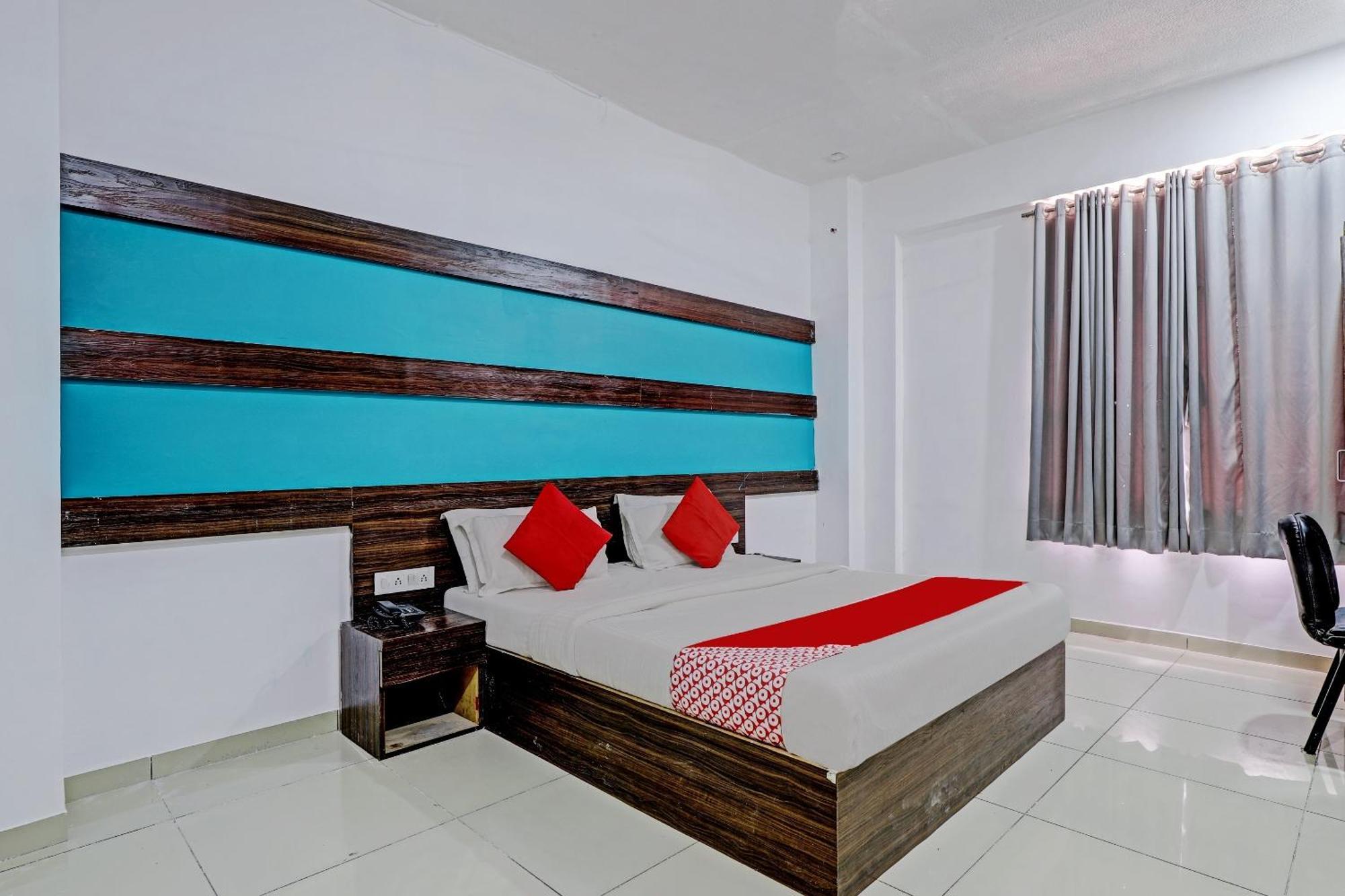 Oyo 11649 Hotel Mahima Gandhinagar Buitenkant foto