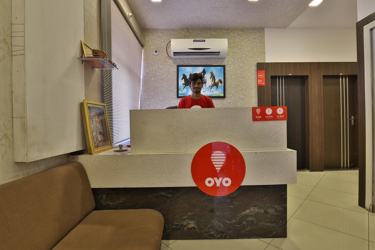 Oyo 11649 Hotel Mahima Gandhinagar Buitenkant foto