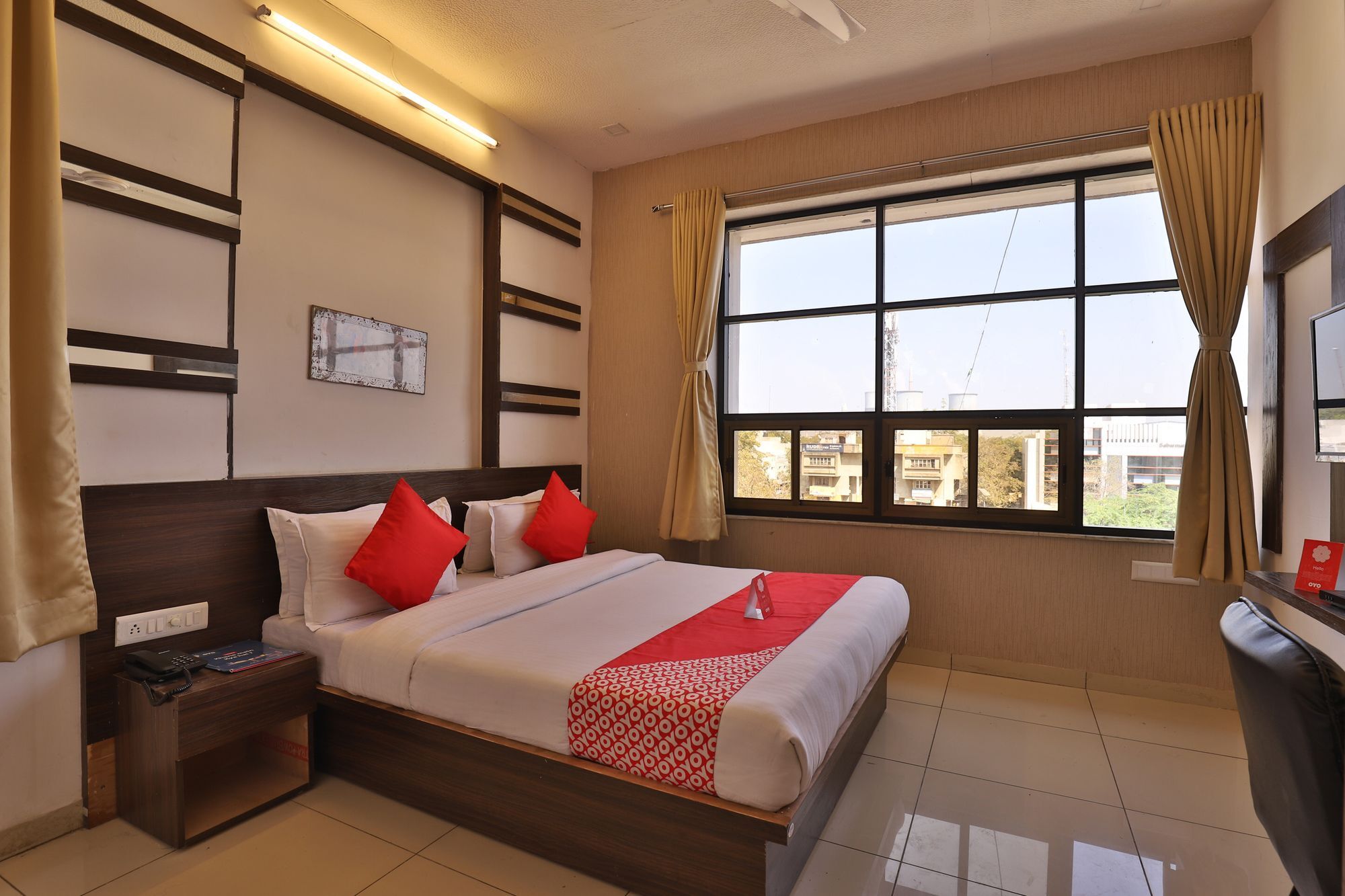Oyo 11649 Hotel Mahima Gandhinagar Buitenkant foto
