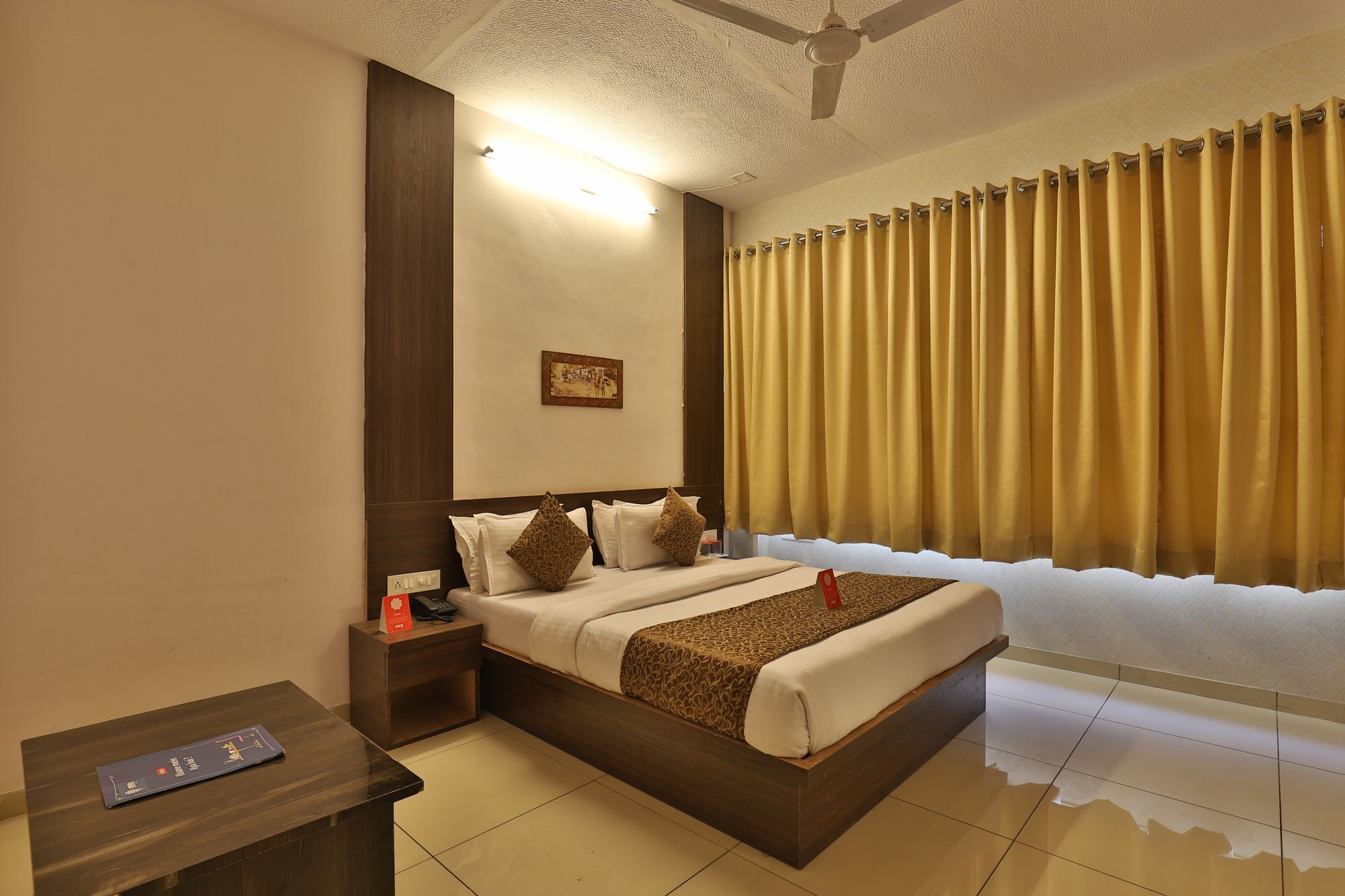 Oyo 11649 Hotel Mahima Gandhinagar Buitenkant foto